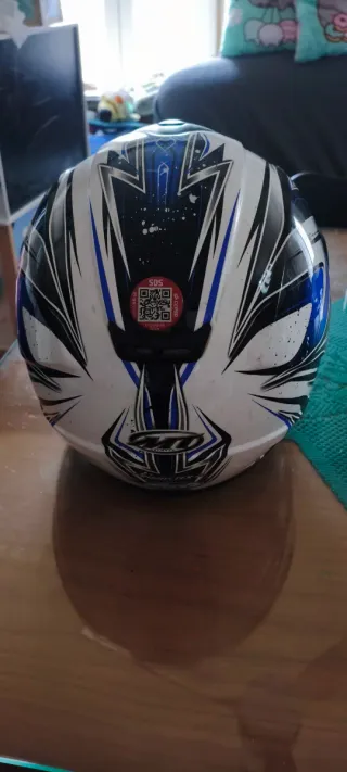Casco MT con pantalla negra