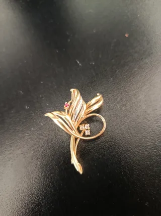 Broche vintage flor oro con rubí y diamantes