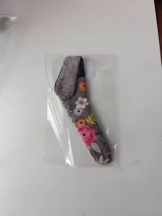 Funda para tijeras con estampado floral