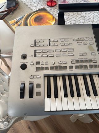 Yamaha Tyros 4 Teclado estudio profesional