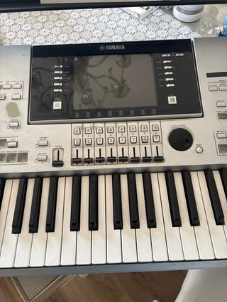 Yamaha Tyros 4 Teclado estudio profesional