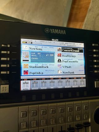 Yamaha Tyros 4 Teclado estudio profesional
