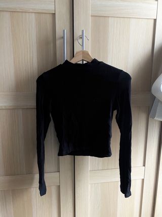 Camiseta Bershka manga larga cuello alto