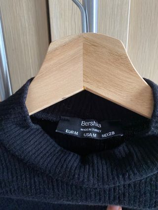 Camiseta Bershka manga larga cuello alto