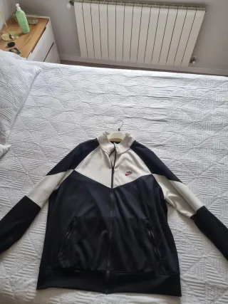 Sudadera Nike Hombre Negra y Blanca