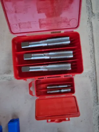 Conjunto brocas HSSE, acero rapido, machos roscar.