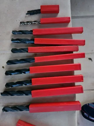 Conjunto brocas HSSE, acero rapido, machos roscar.