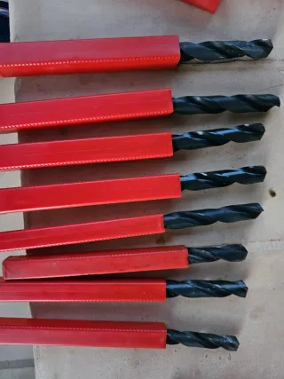 Conjunto brocas HSSE, acero rapido, machos roscar.