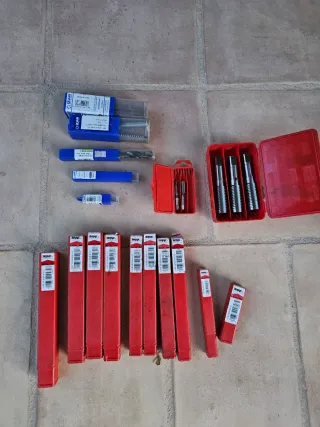 Conjunto brocas HSSE, acero rapido, machos roscar.