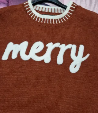 Maglione SHEIN donna marrone con scritta merry