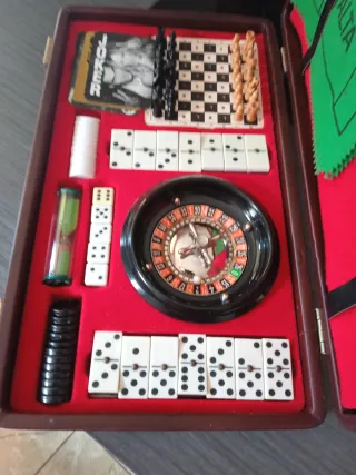 Maleta de juegos de mesa