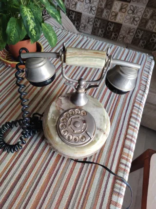 Teléfono antiguo mármol italiano