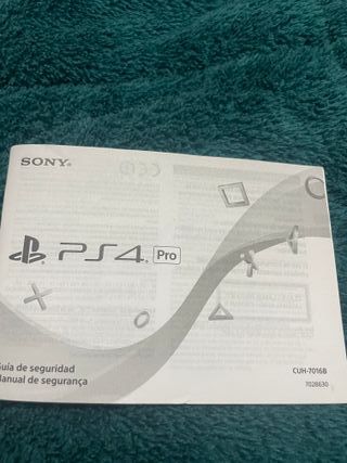 PS4 Pro (PlayStation 4 Pro) + 1 Controller