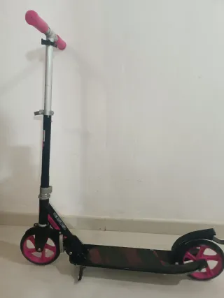 Patinete Oxelo Negro y Rosa y morado y negro
