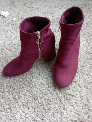 Botín tacón burdeos T.37 Stradivarius