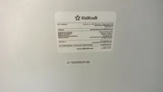 Casa de muñecas rosa con flores