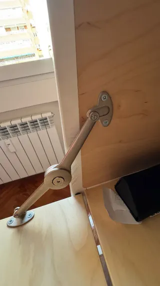 Escritorio juvenil madera y metal