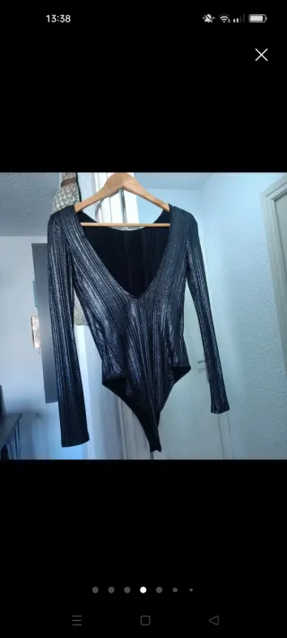 Body Bershka plateado talla M