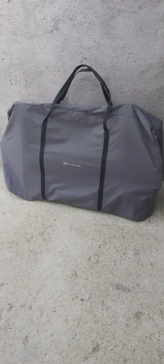 Cuna de bebé con colchón