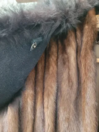 Abrigo de bisonte con cuello de zorro