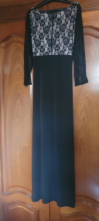 Vestido largo negro con encaje