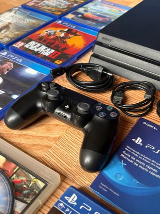 PS4 Pro 1TB 4K HDR nera in ottime condizioni con giochi