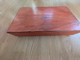 Caja africana de cuero artesanal