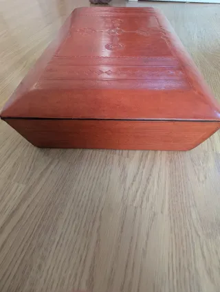 Caja africana de cuero artesanal