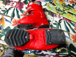 Sci e scarponi per bambini