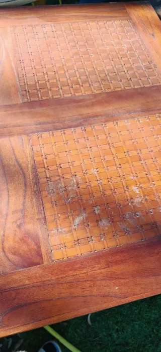 Mesa de comedor de madera