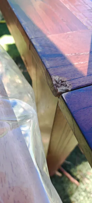 Mesa de comedor de madera