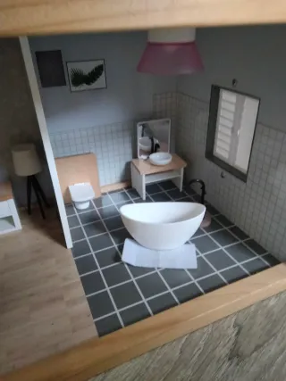 Casa de muñecas de madera