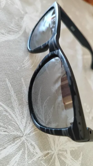 Gafas de sol Hawkers negras y grises