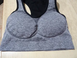 Sujetador deportivo gris Talla L Nuevo nunca usado