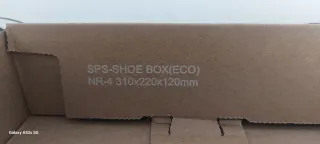 Caja Asics Marrón vacía