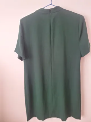 Vestido Zara verde con escote pico