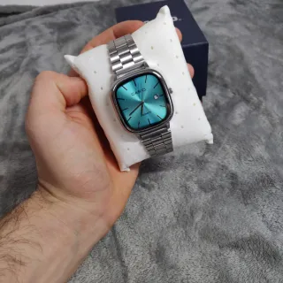 Reloj Casio vintage plateado y dial Turquesa