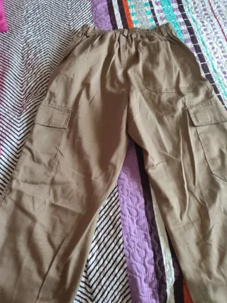 Pantalón de trabajo cargo beige mujer,como nuevo
