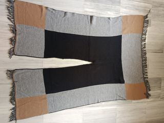 Poncho Almatrichi Beige, Negro y Gris