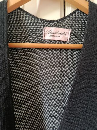 Poncho Almatrichi Beige, Negro y Gris