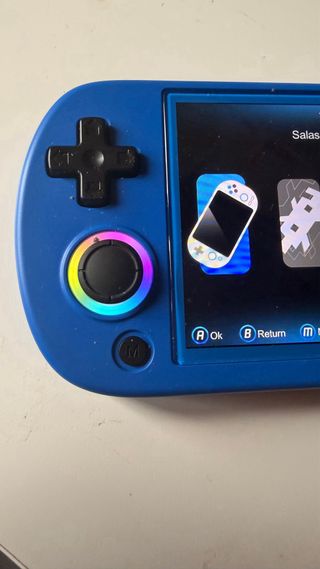 Consola Retro Azul y Multicolor