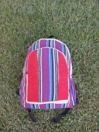 Mochila Multicolor con Diseño Étnico