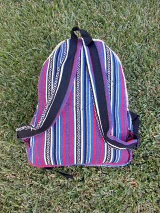 Mochila Multicolor con Diseño Étnico