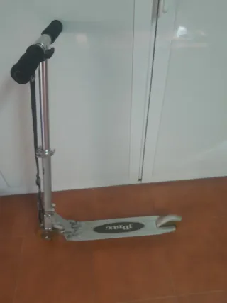 Patinete JDBUG plateado