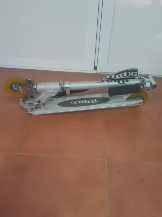 Patinete JDBUG plateado