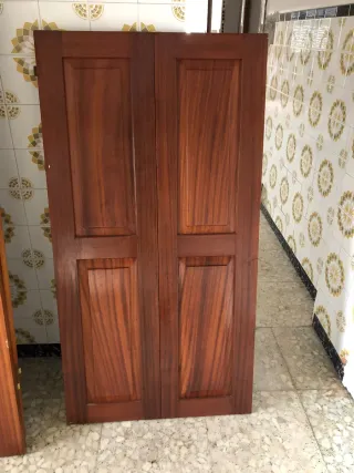 Puertas de interior de madera 40 € cada una