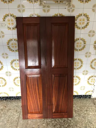 Puertas de interior de madera 40 € cada una