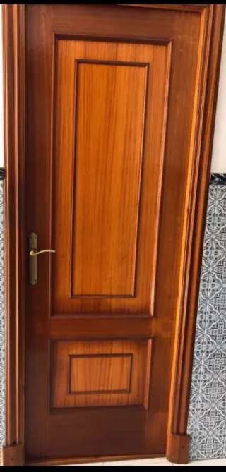 Puertas de interior de madera 40 € cada una