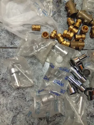 Piezas de latón y fontanería