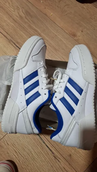 Zapatillas Adidas Blancas y Azules Nuevas